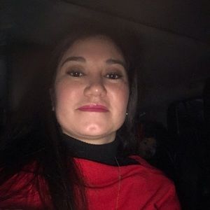 Meet your Posher, Esmeralda